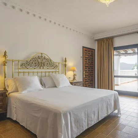 Mansion In With Private Pool Сasa de vacaciones *